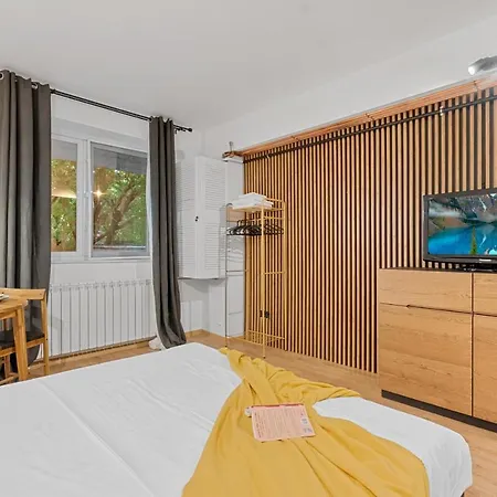 Charming Studio In Center Apartment